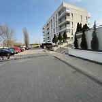 Prestige Z Prywatnym Parkingiem Elk