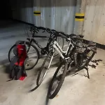 דירה Prestige Z Prywatnym Parkingiem אלק